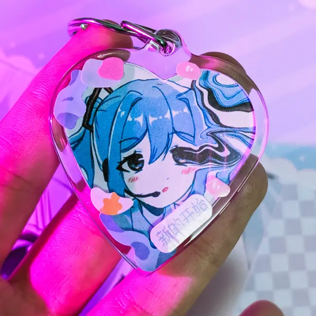 Брелок-сердечко с Мику